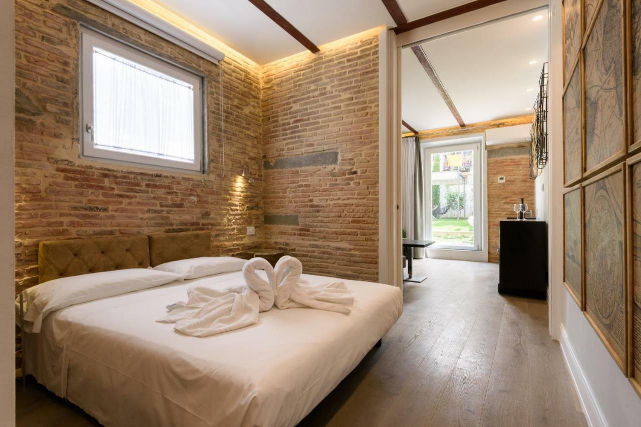 Vivaldi Luxury Suites Флоренция Екстериор снимка